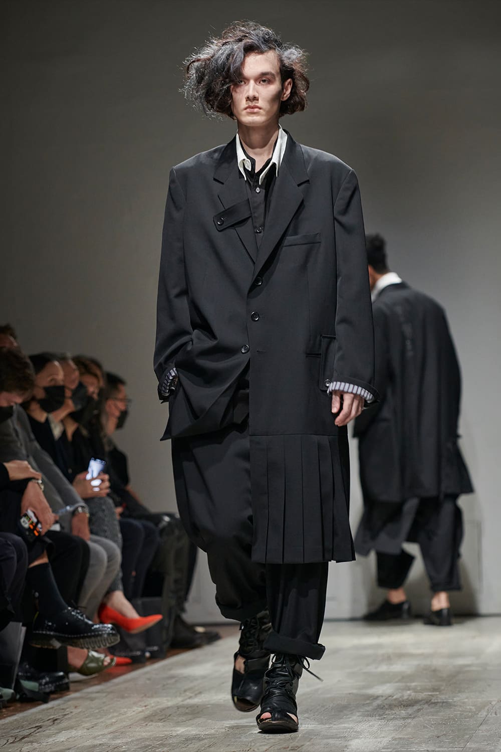 激安特価 Yohji YAMAMOTO Yamamoto 2023SS プリーツベンツラップクロス