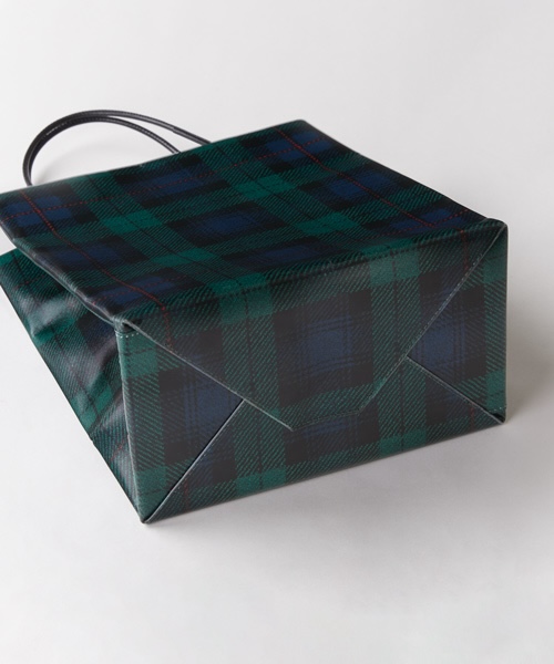 これ、紙袋じゃないんです。アンノウンプロダクツの伊勢丹新宿店限定レザーペーパーバッグが、数量限定で復刻販売。 | NEWS |  HOUYHNHNM（フイナム）
